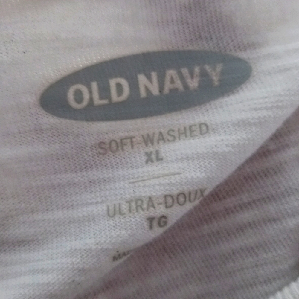 XL white Old Navy cotton t-shirt